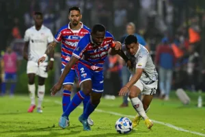 Apesar da derrota, Fortaleza faz jogo de gente grande e mostra que final da Copa Sul-Americana é só o começo