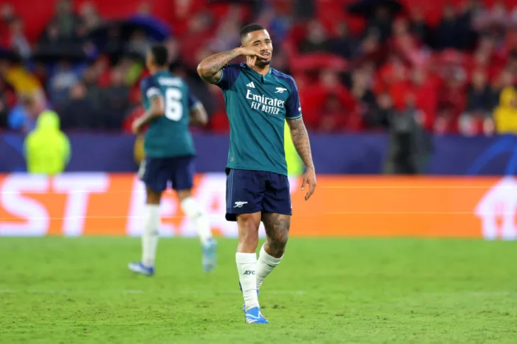 Com show de Gabriel Jesus, Arsenal arranca vitória do Sevilla e retoma liderança da Champions Com show de Gabriel Jesus, Arsenal arranca vitória do Sevilla e retoma liderança da Champions