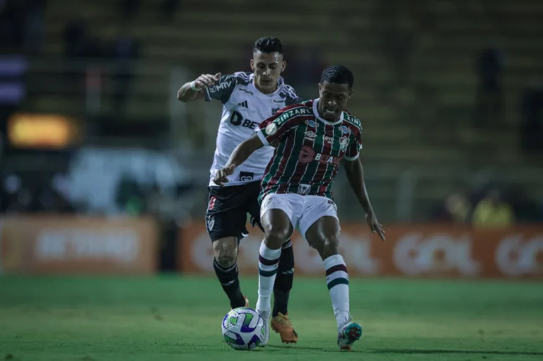 Atlético-MG vence Fluminense e entra no G6 do Brasileirão Série A