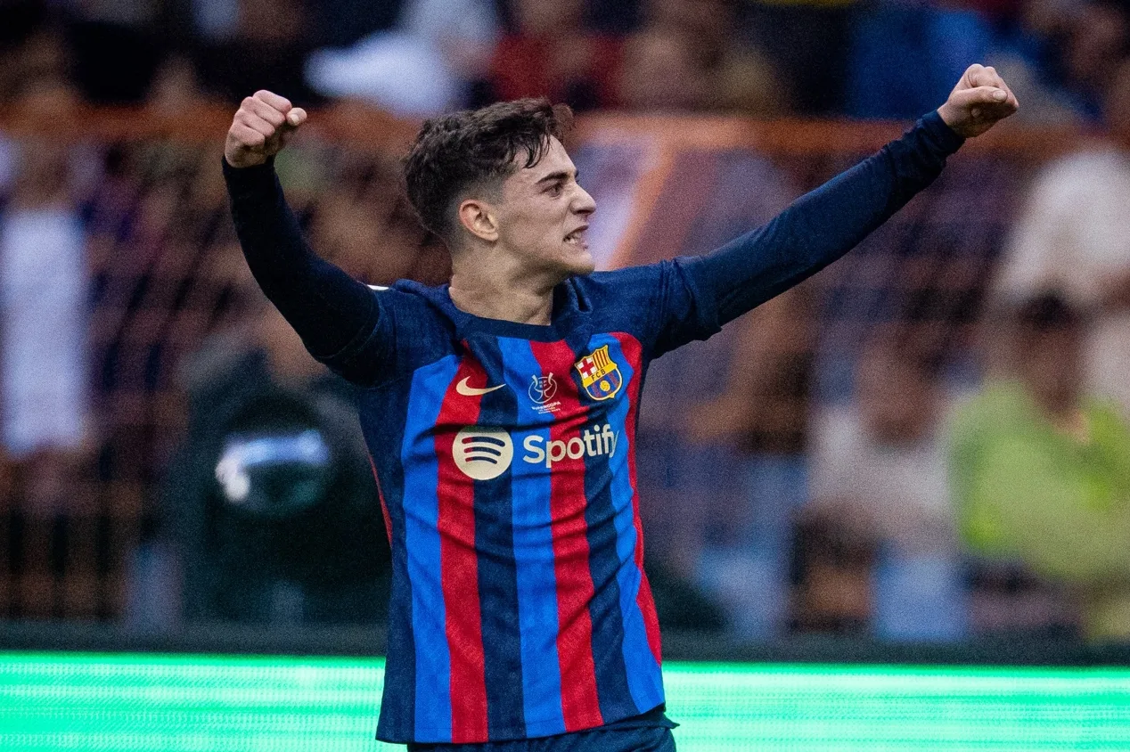 Gavi, do Barcelona, sofre lesão em treino da seleção espanhola e não tem previsão para voltar