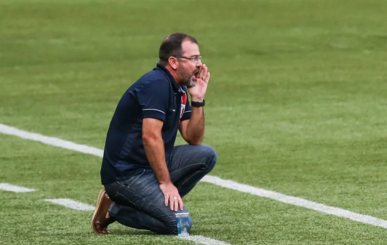 Presidente do Sport “garante” Enderson Moreira até 2024