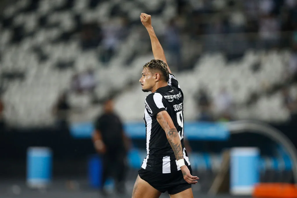 Após empate contra o Athletico, Botafogo chega a 100 gols marcados no ano