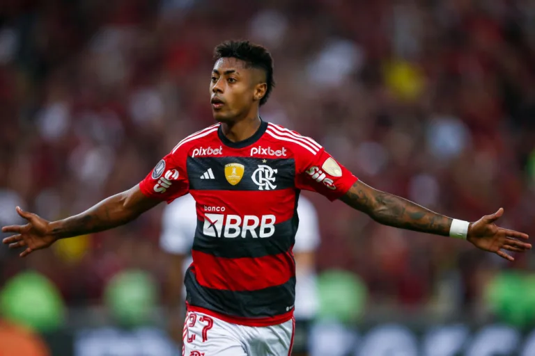 De saída? Veja as diferenças entre o que o Flamengo quer e o que Bruno Henrique pediu