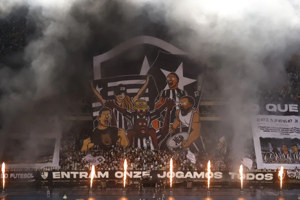 Imagens da nova camisa do Botafogo vazam na internet; veja