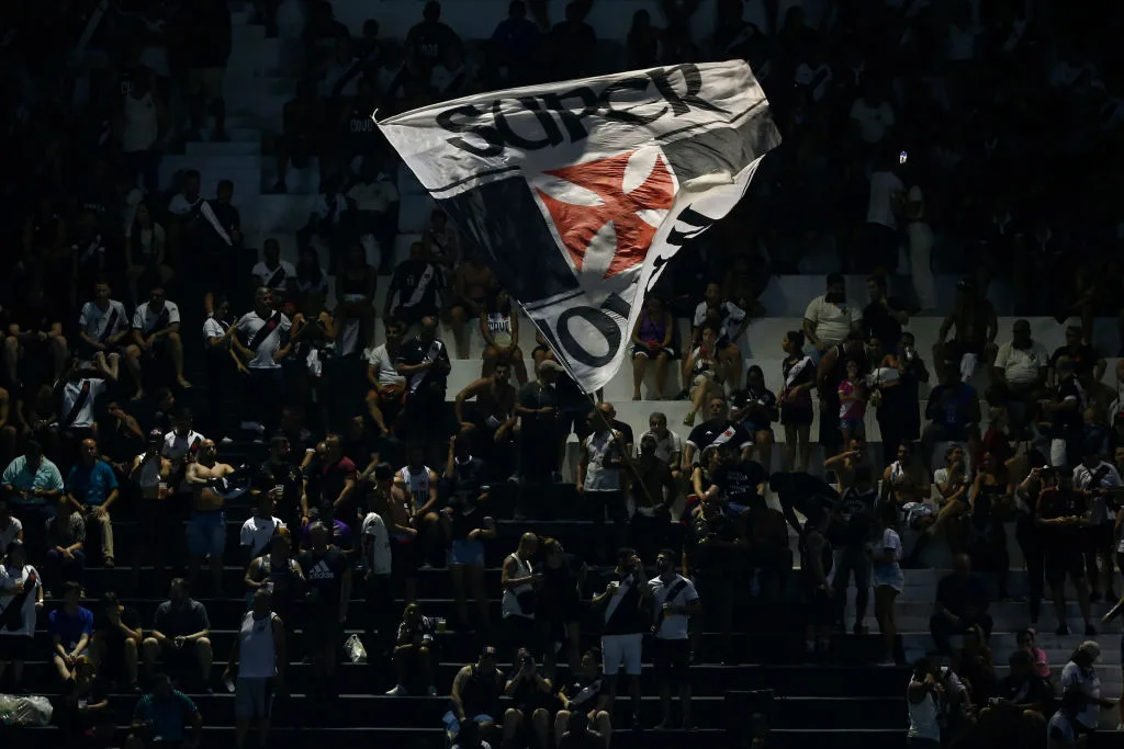 Torcedores do Vasco esgotam ingressos para partida diante do Internacional