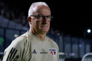 Casagrande vê problema psicológico para Dorival resolver no São Paulo