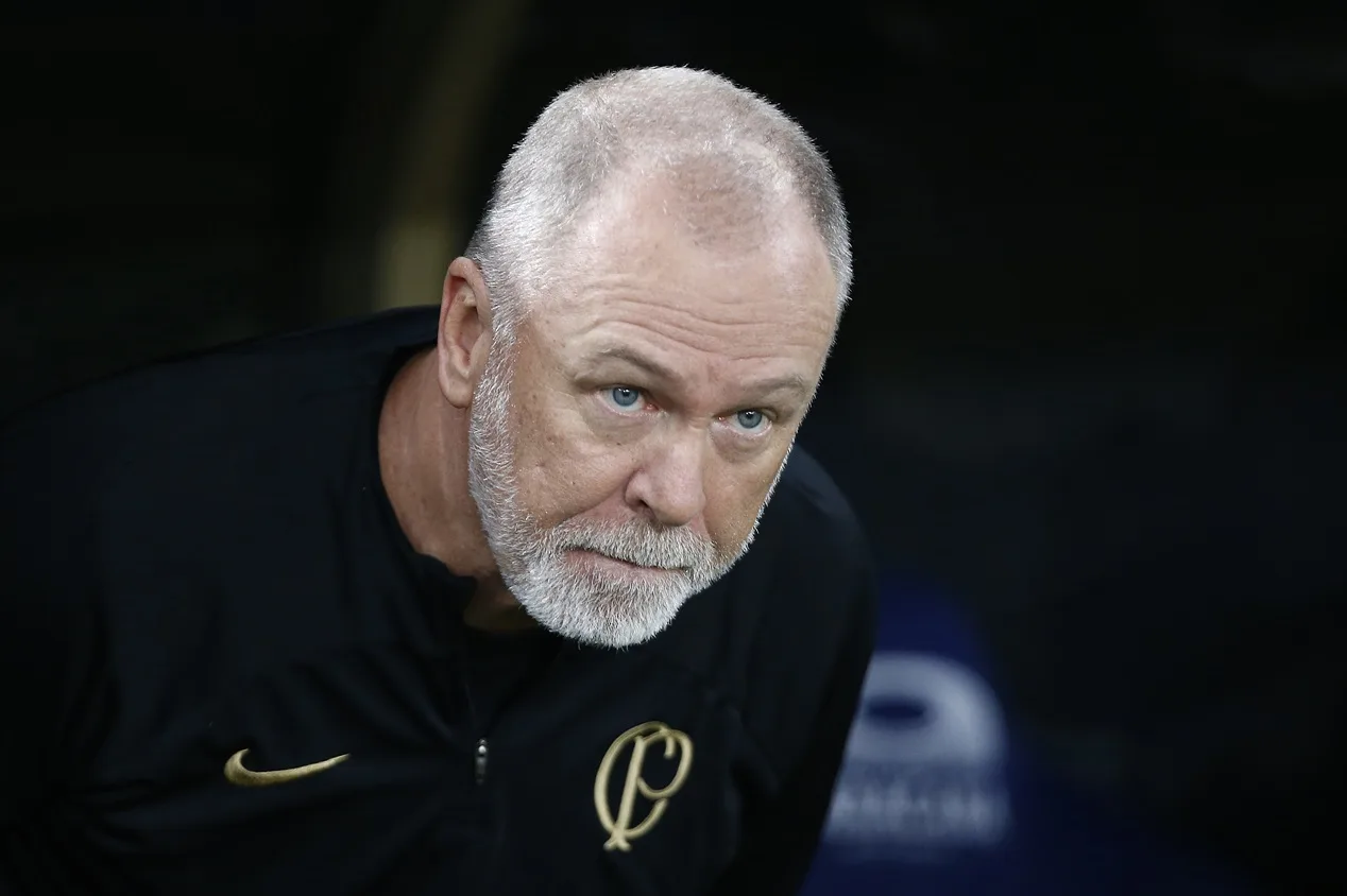 Mano Menezes rebate comentário de Fausto Vera sobre o trabalho de Luxemburgo no Corinthians