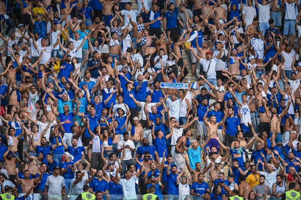 Torcedora do Cruzeiro é agredida após vitória sobre o Atlético-MG