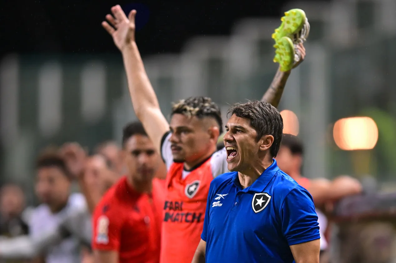 Lúcio Flávio busca manter 100% de aproveitamento à frente do Botafogo