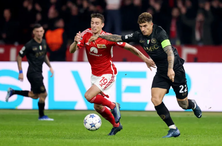 Napoli vence o Union Berlin e segue em campanha positiva na Champions