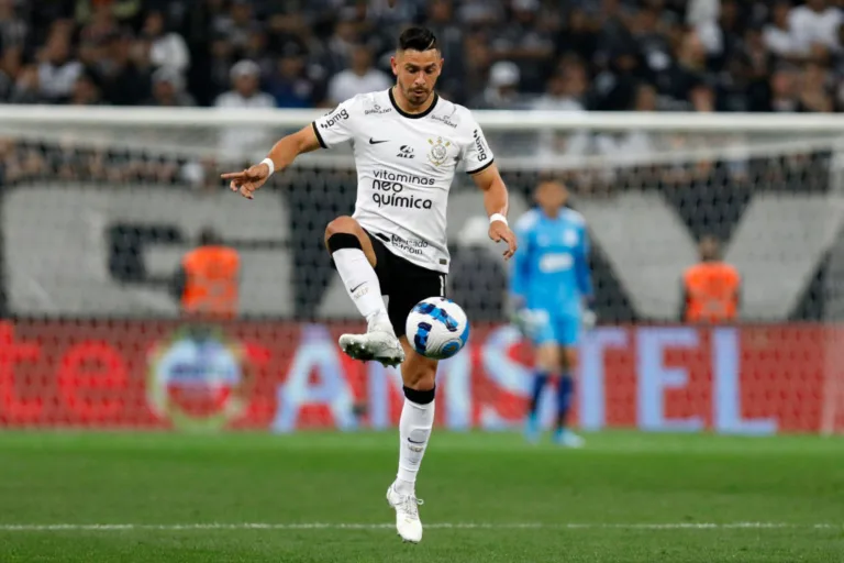 Giuliano abre o jogo e desabafa sobre pressão no Corinthians: “Temos que gerenciar isso”