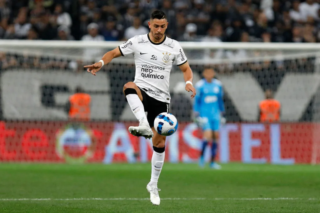 Giuliano abre o jogo e desabafa sobre pressão no Corinthians: “Temos que gerenciar isso”