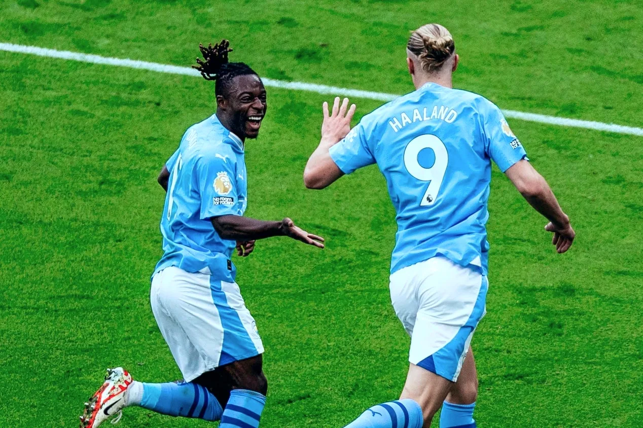 Manchester City derrota Brighton e reassume liderança da Premier League