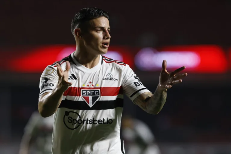 Em dia de James inspirado, São Paulo domina e vence Grêmio