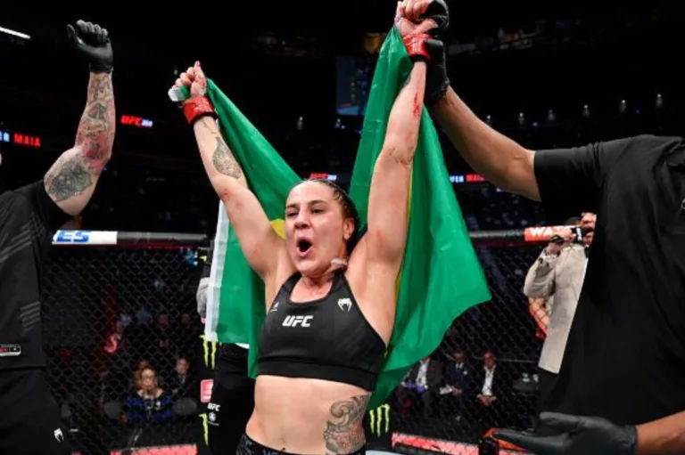 Jennifer Maia confirma saída do UFC e aponta motivo da não-renovação