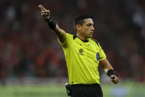 Fortaleza x LDU: Nadine Basttos aponta se final em jogo único é melhor para o árbitro