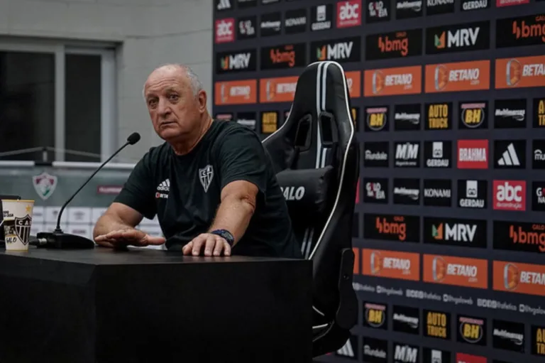 Felipão reprova torcida do Atlético-MG por vaias a Jemerson