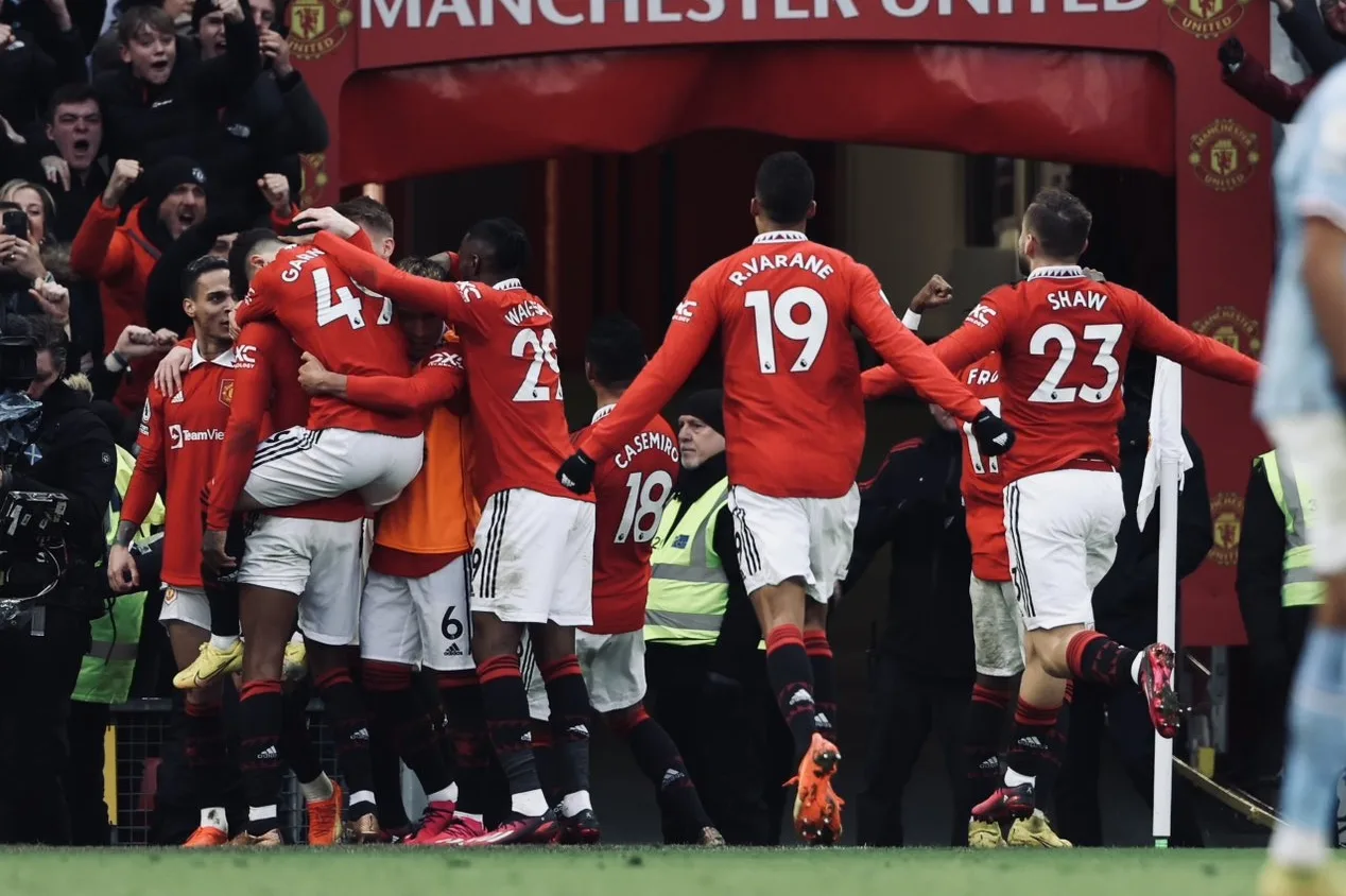 Manchester United tem faturamento bilionário e bate recorde da Premier League