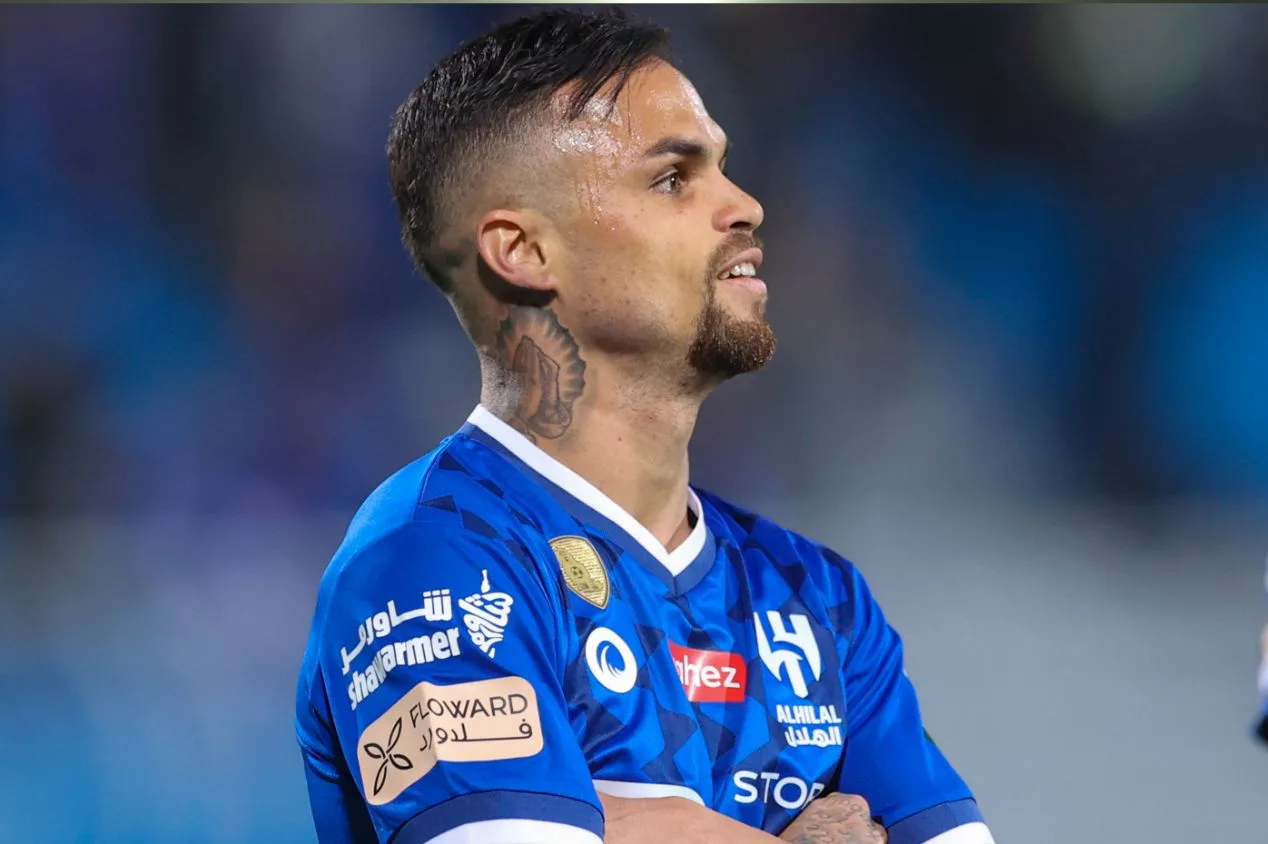 Michael se irrita com substituição e Jorge Jesus reage; assista