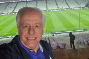 Torcedores apontam “clubismo” de Milton Leite em Corinthians x Santos: “Não disfarça”
