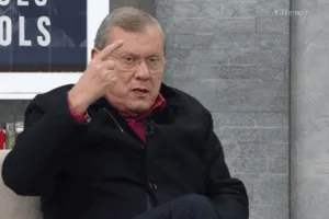 Milton Neves pede mata-mata no Brasileirão e projeta duelos: “Pararia o país”