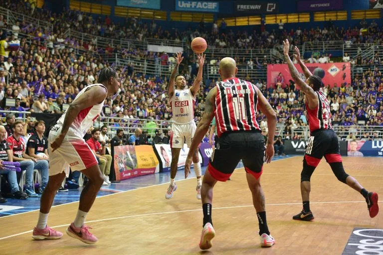 TV Cultura transmite um jogo do NBB neste sábado (21)