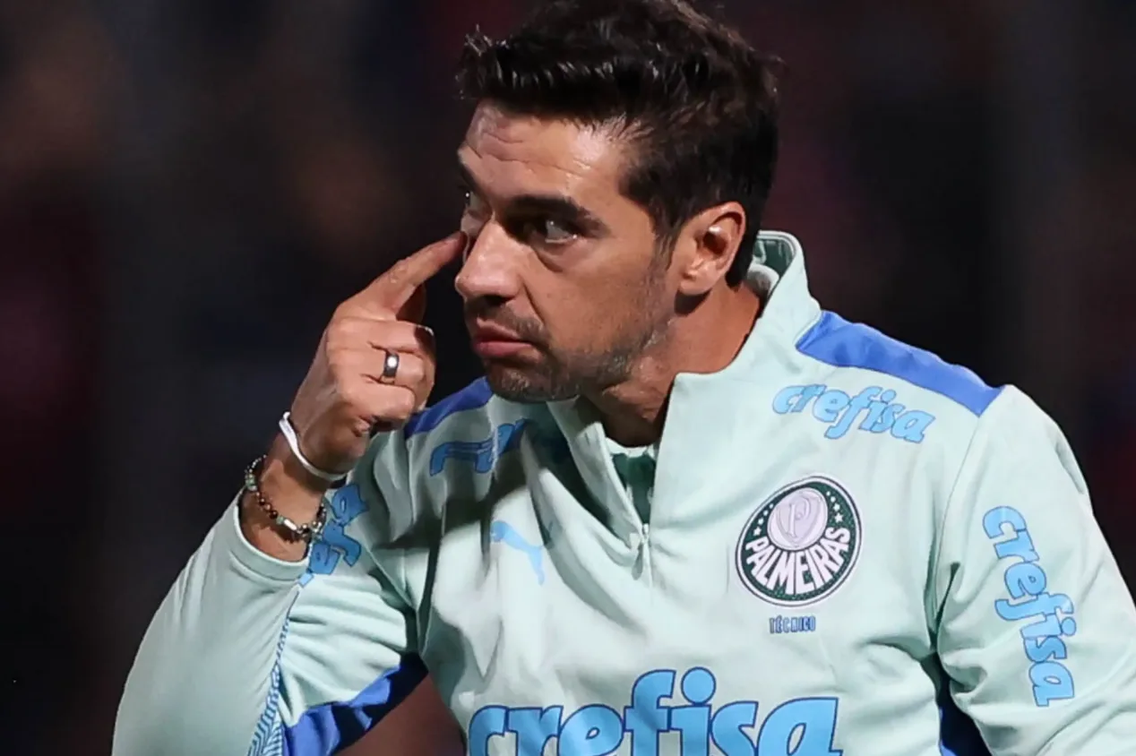 Palmeiras encaminha renovação de jogador após pedido de Abel Ferreira