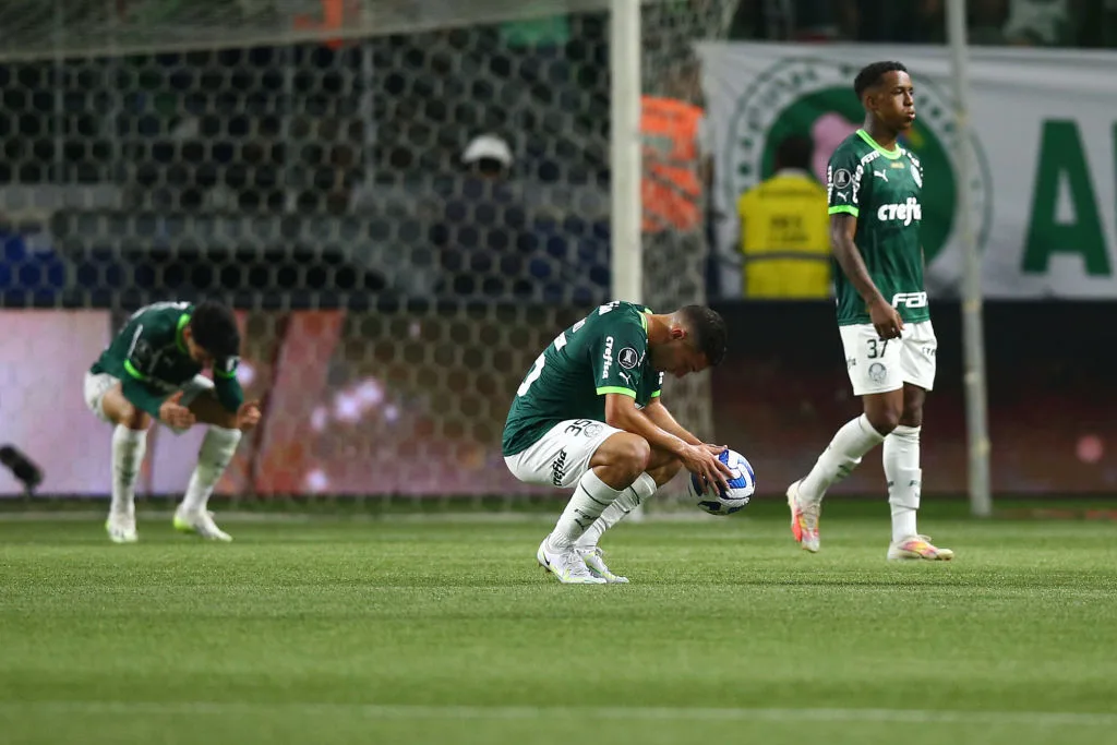 Palmeiras tem queda de rendimento e flerta com crise na temporada de 2023
