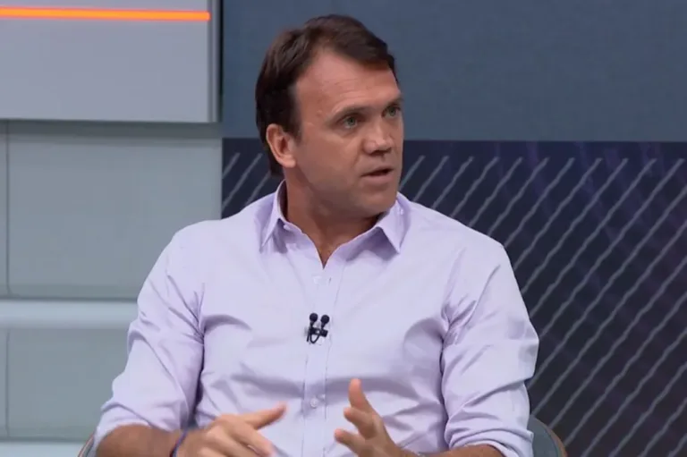 Petkovic surpreende ao reprovar Gabigol com camisa 10 do Flamengo: “Eu não gostei”