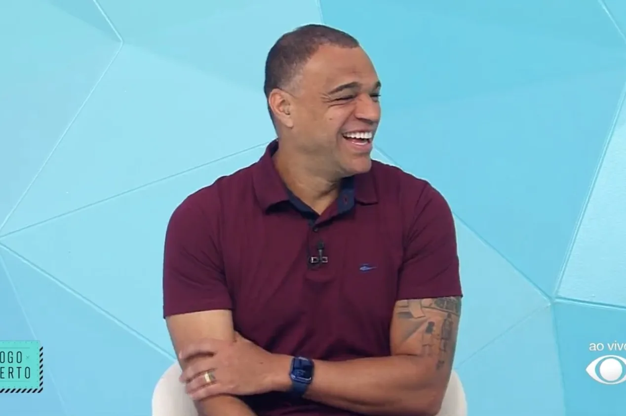 Denílson não perdoa gafe de Renata Fan: “Se liga aí”