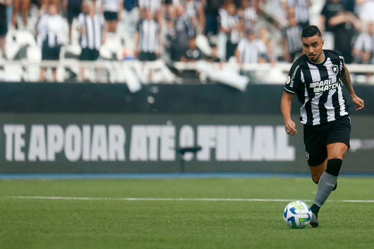 Lesionado, Rafael revela objetivo pelo Botafogo e agenda aposentadoria