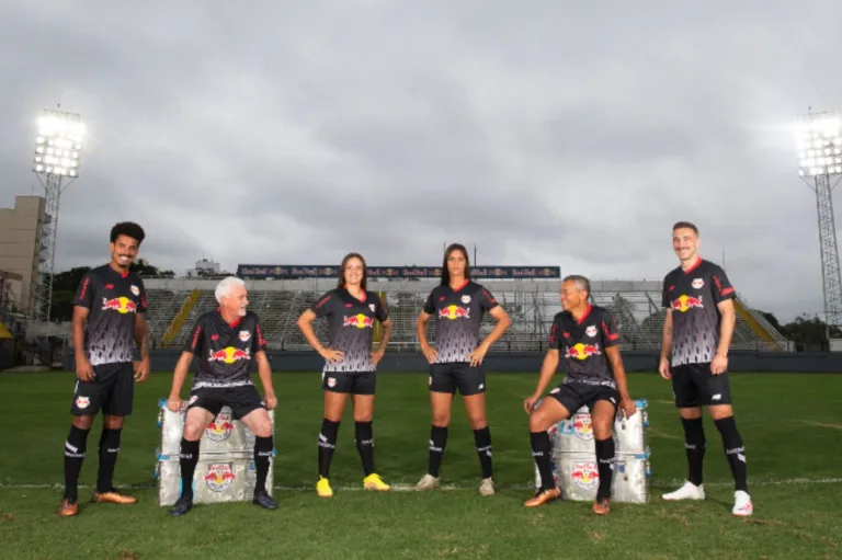 Red Bull Bragantino homenageia campanha de 1990 em nova camisa