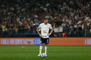 Renato Augusto é questionado sobre renovação com o Corinthians