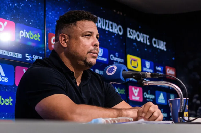 Cruzeiro, de Ronaldo, estuda processar Atlético-MG por fator extra-campo