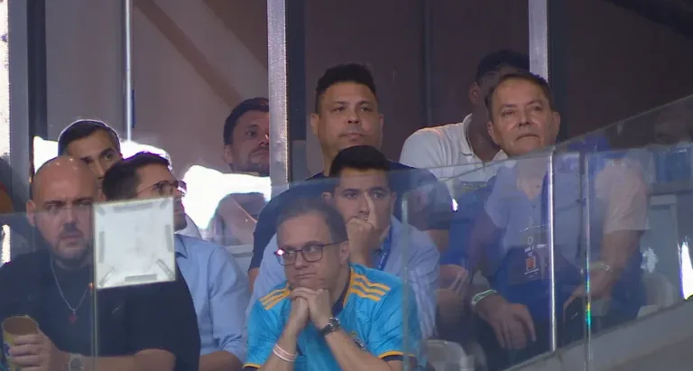 Ídolo do Cruzeiro detona Ronaldo após entrevista polêmica: “Mal informado”