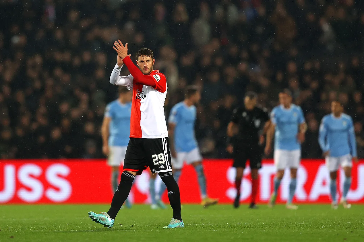 Feyenoord pede 50 milhões de euros por atacante mexicano que pode disputar posição com Richarlison