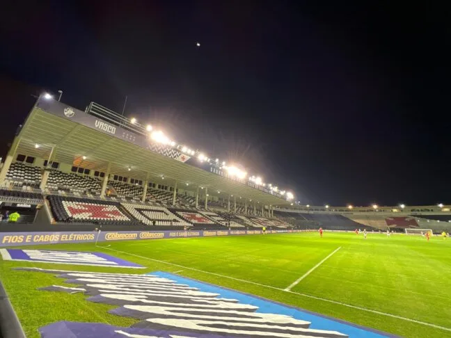 Zinho aponta técnico que merecia mais moral no Brasil