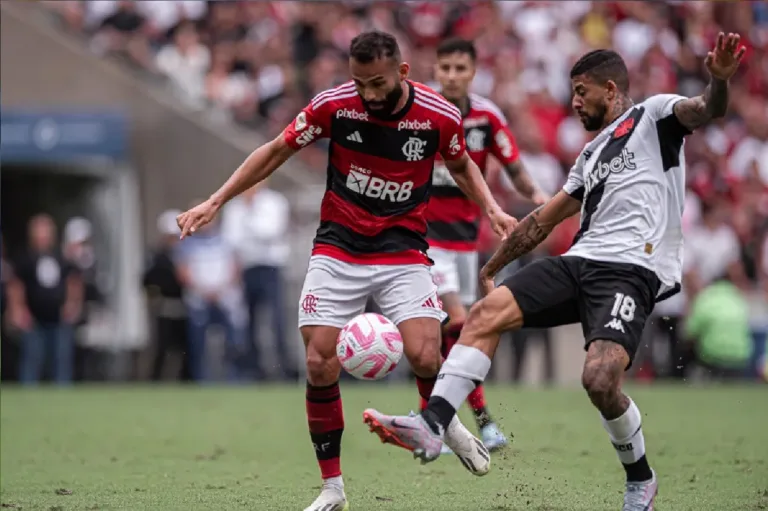 Thiago Maia, do Flamengo, abre o jogo sobre duelos contra Payet na França