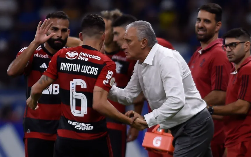 Flamengo tem titular lesionado e Tite ganha problema contra o Vasco