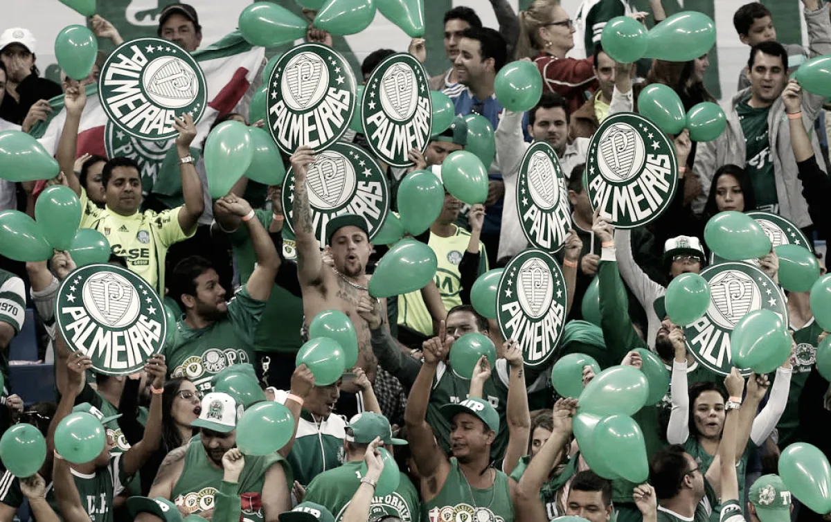 Torcedores do Palmeiras cobram oito saídas após derrota para o Santos; veja nomes