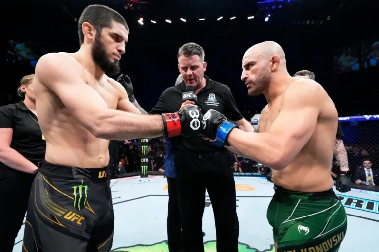 UFC 294: Islam Makhachev defende seu cinturão contra mesmo oponente, mas com novo ‘desafio’ 