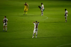 Vasco: gols nos minutos finais podem levar equipe ao rebaixamento