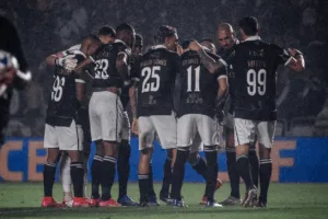 Vasco tem seis desfalques contra o Internacional; veja as baixas