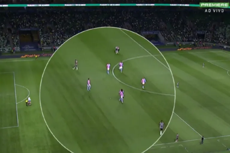 Clima quente! Raphael Veiga e Rony batem boca em Palmeiras x Atlético-MG; assista 