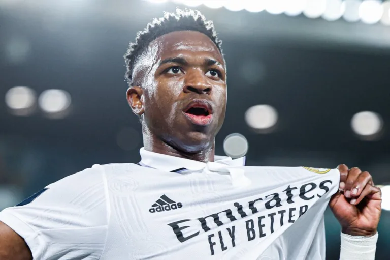 João Félix defende Vinícius Júnior antes de clássico Barcelona x Real Madrid: “Futebol alegre”