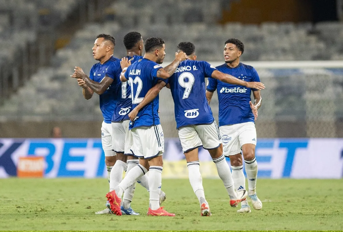 Motivado, Cruzeiro conquista a virada contra o Vasco; veja