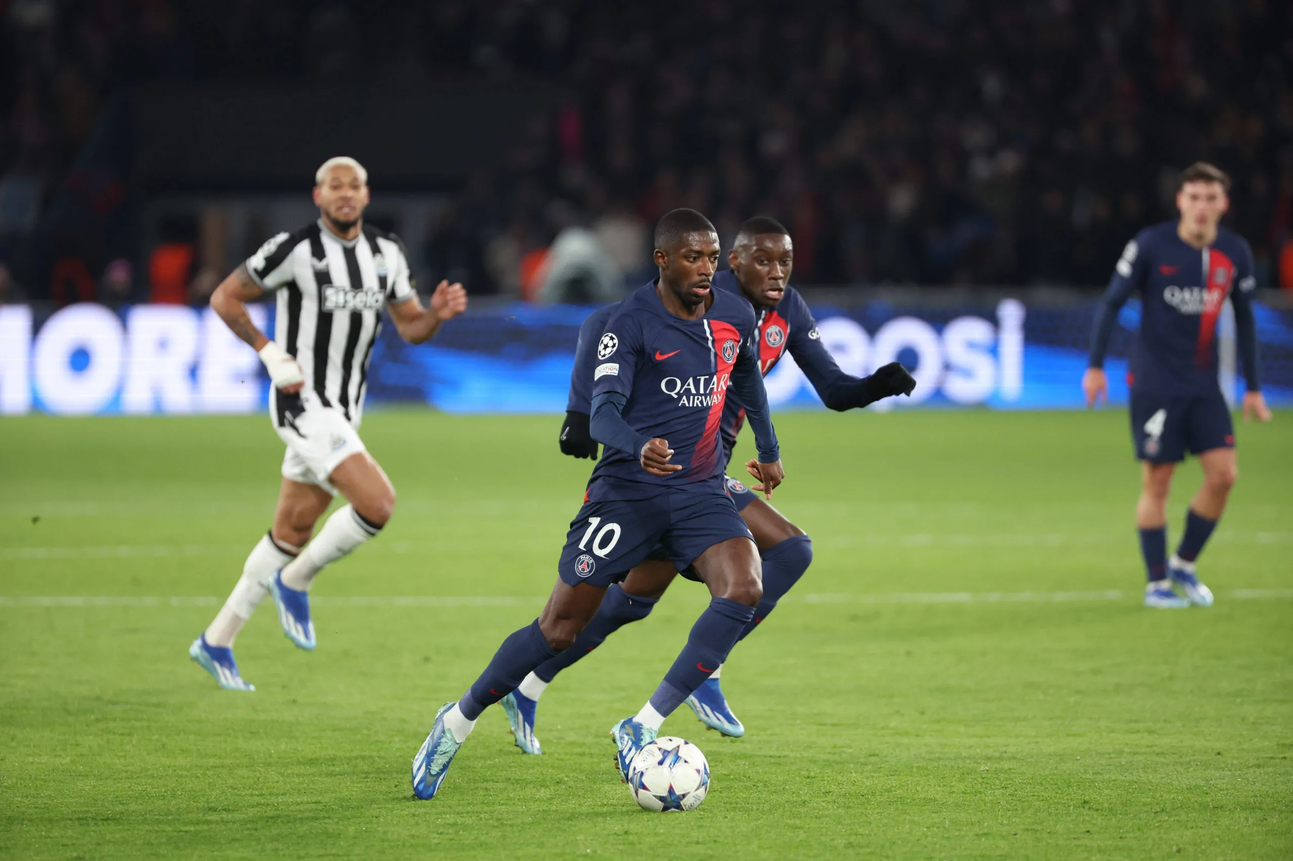 PSG marca no final e conquista o empate contra o Newcastle