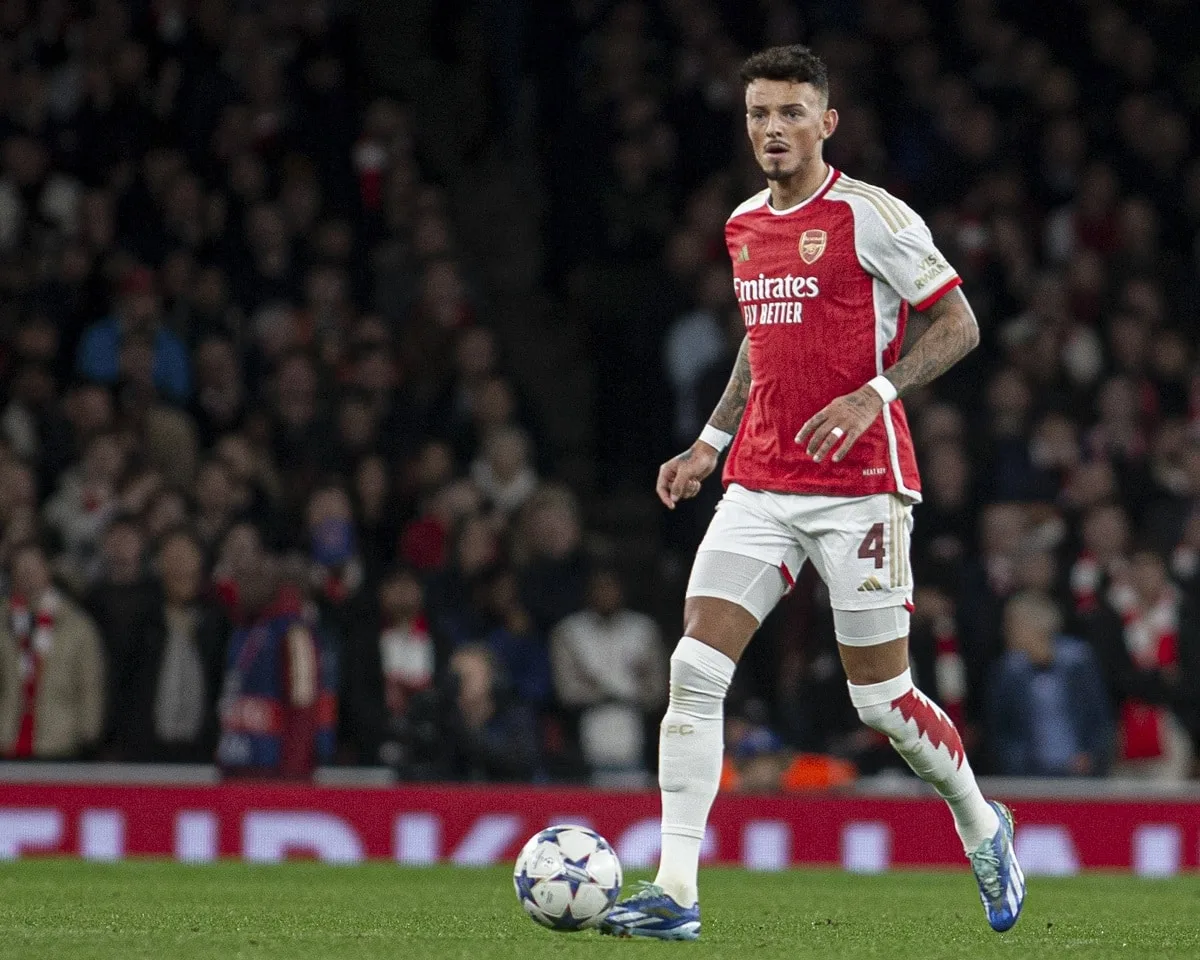Mercado da bola: Arsenal trabalha para manter zagueiro Ben White; saiba mais