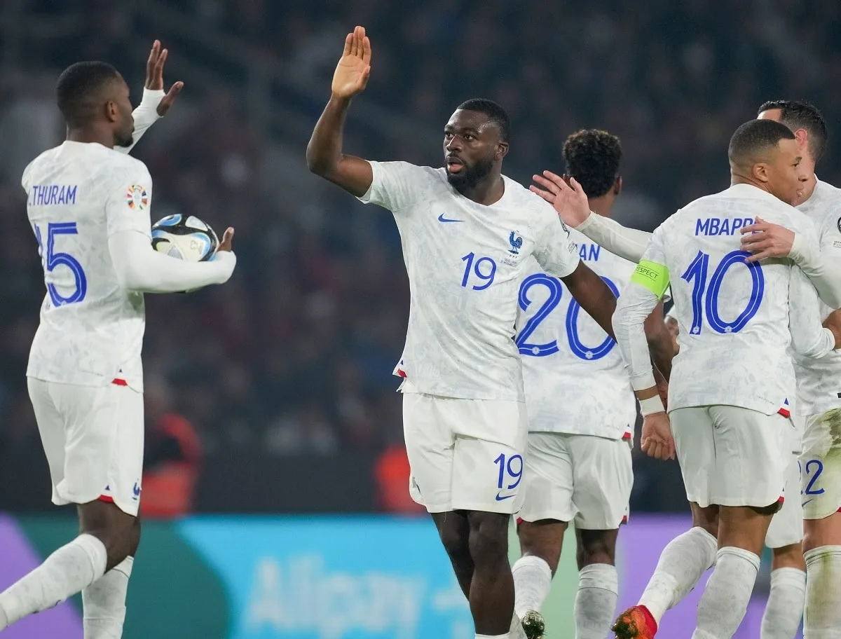 Grécia anota dois gols e França busca o empate; veja