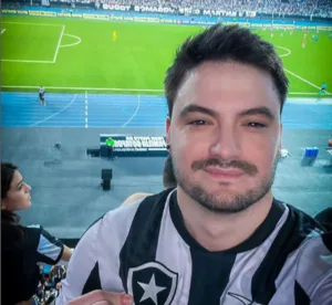 Felipe Neto dispara contra a arbitragem de Vasco x Botafogo: “CBF é honesta!”